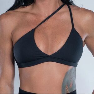 Violate the dresscode triple threat sports bra